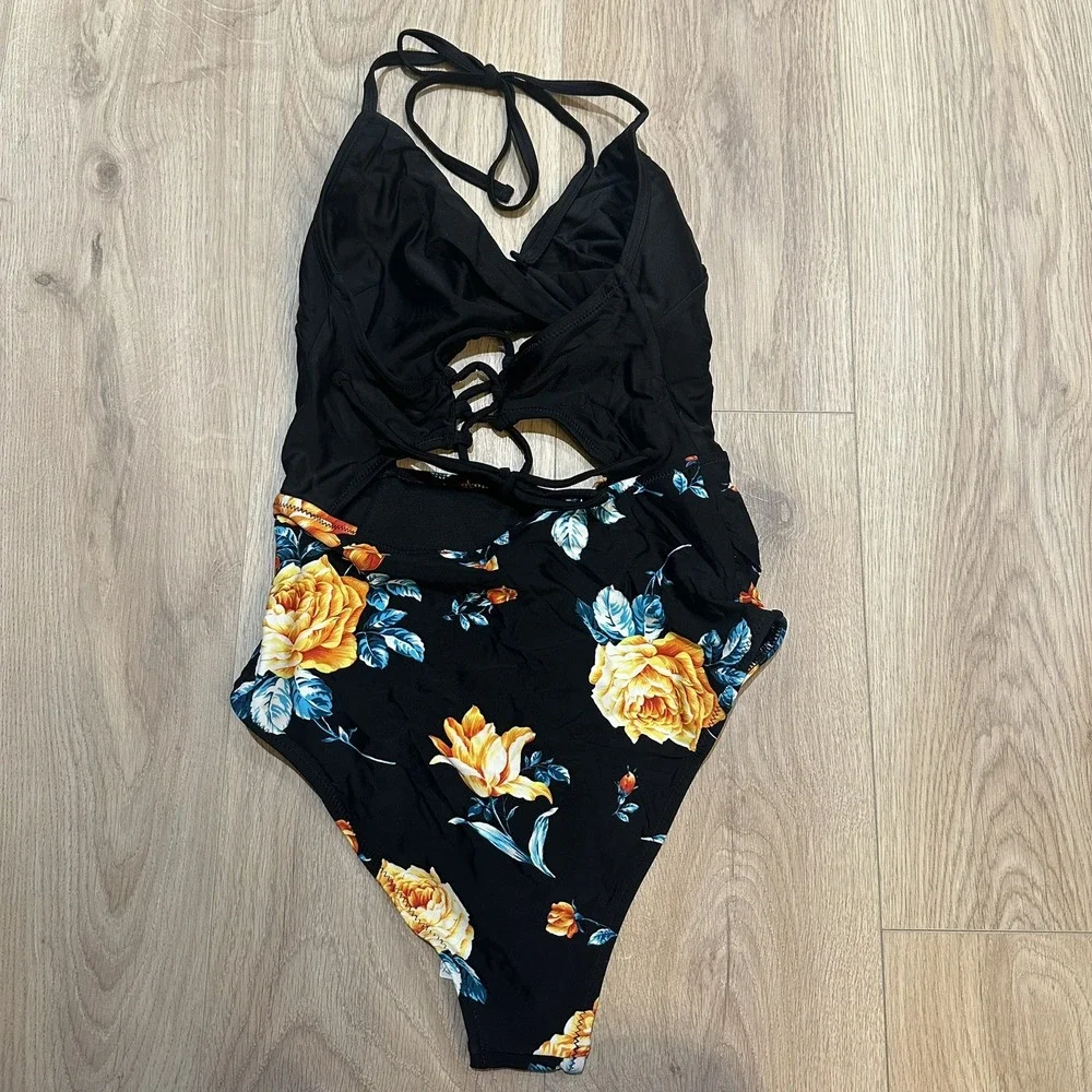 NWT Cupshe Women's Sz M One Peice Bathing Suit‎ Black Floral. Cut Out. Boho